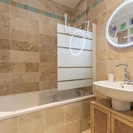 Cosy 20e Apartment Paris