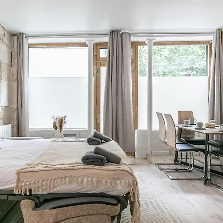 Apartment Cosy 20e Paris