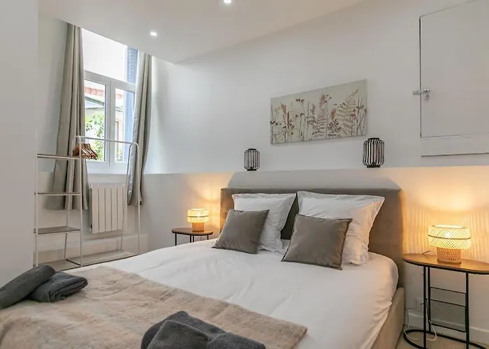 Cosy 20e アパート *